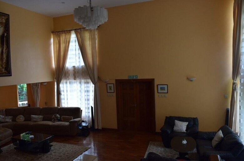 Hotel Adies Garden Suites