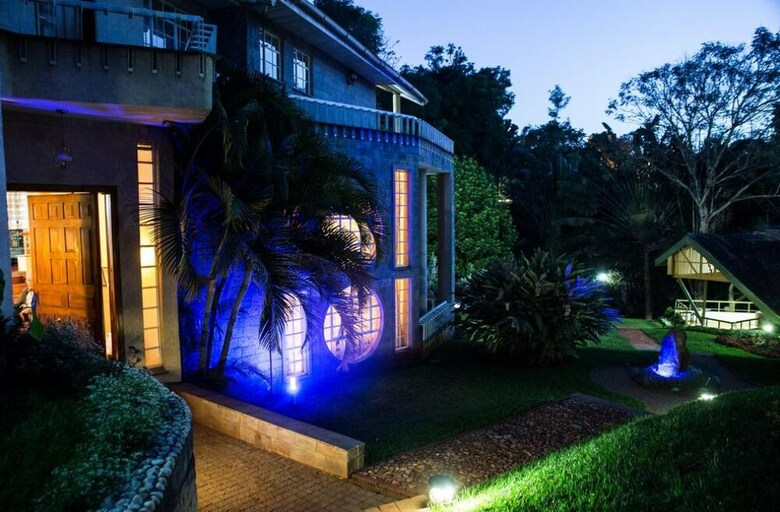 Hotel Adies Garden Suites