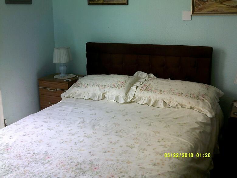 Bed & Breakfast Plas Llangaffo Farmhouse