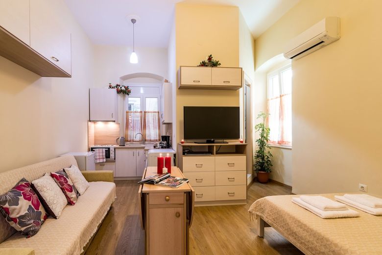 Koukounara Apartments Collection By Konnect