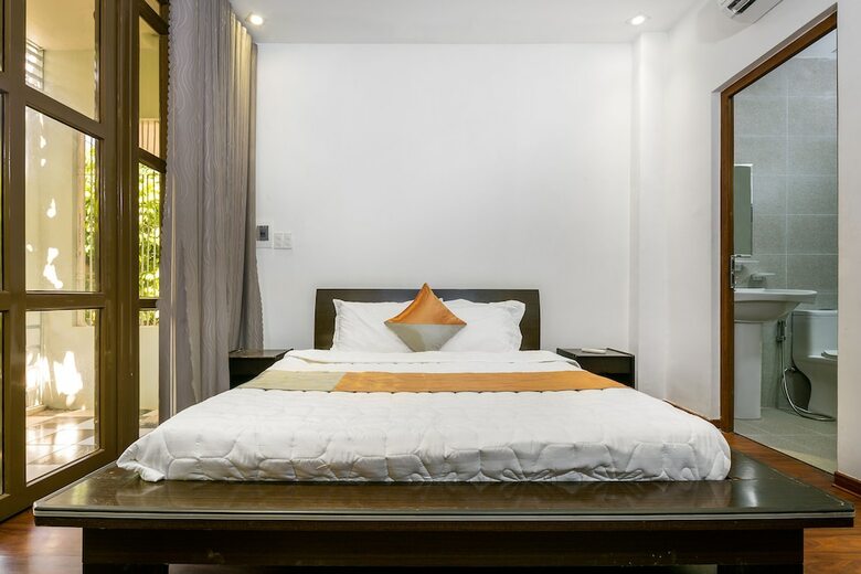 Hotel T P House