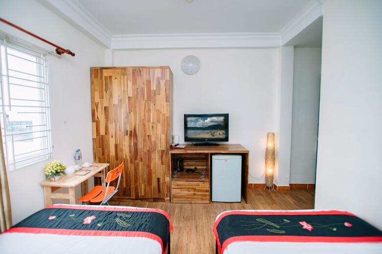 Canary Saigon Hotel