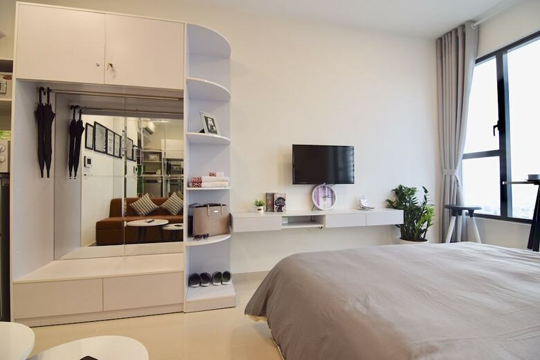 Chau Apartments