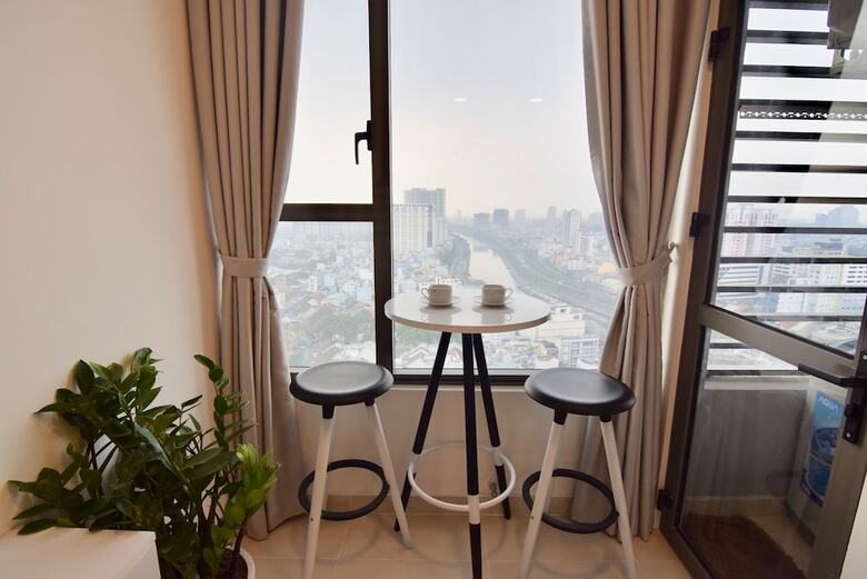 Chau Apartments
