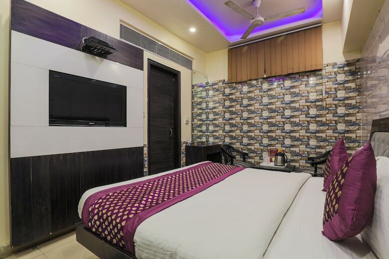 Hotel Guruvas Inn
