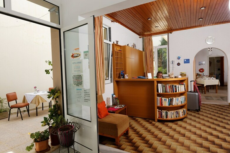 Zorbas Beach Hotel