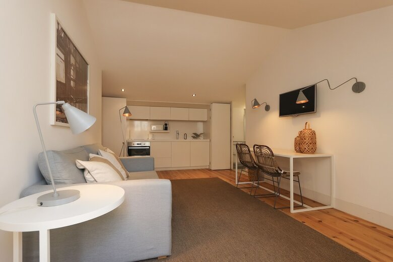 Apartamentos Combro Suites By Homing