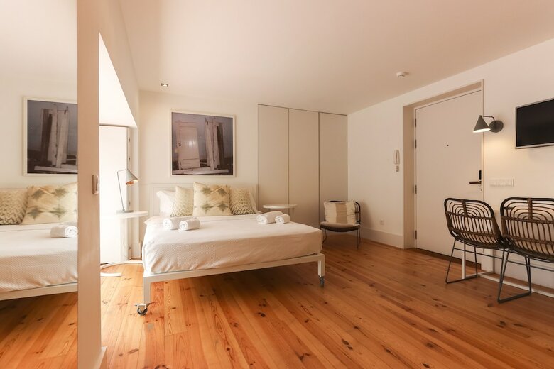Apartamentos Combro Suites By Homing