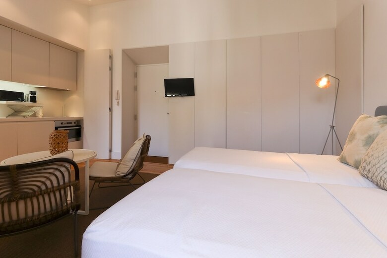 Apartamentos Combro Suites By Homing