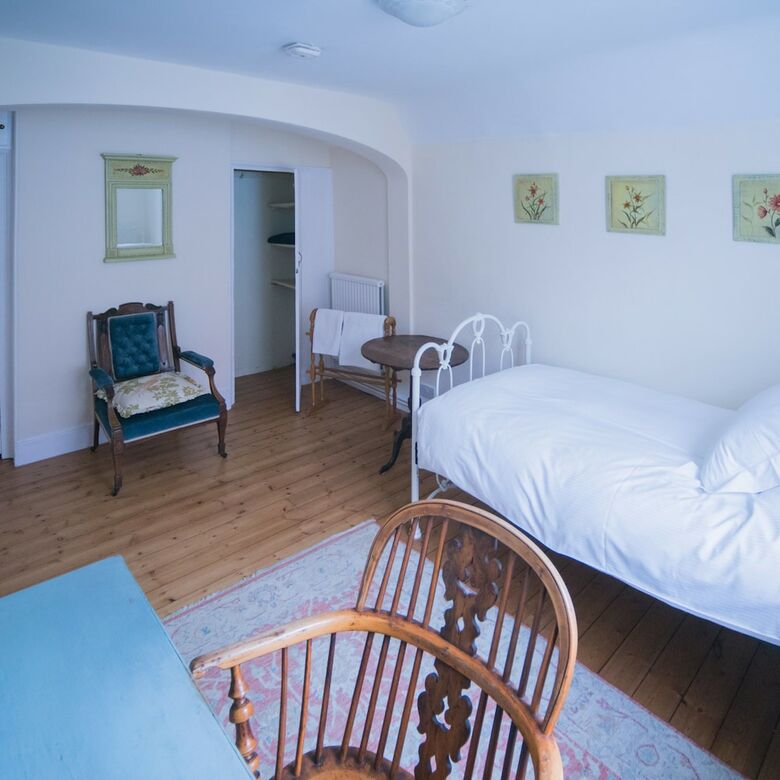 Hotel S. Howard Guesthouse