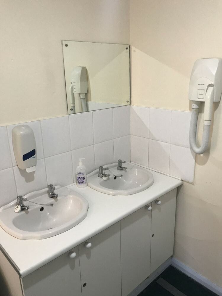 Hostal Harlow International Hostel