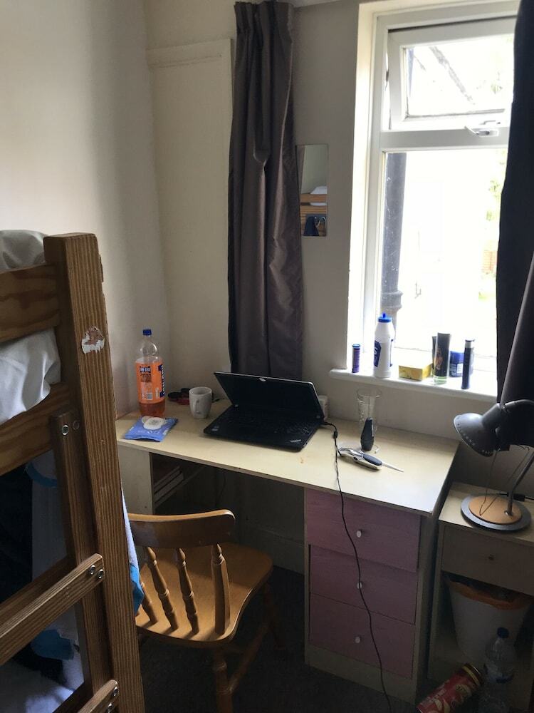 Hostal Harlow International Hostel