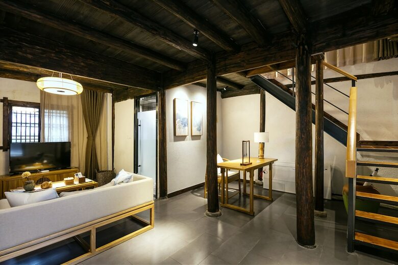 Xiananshan Village Hotel