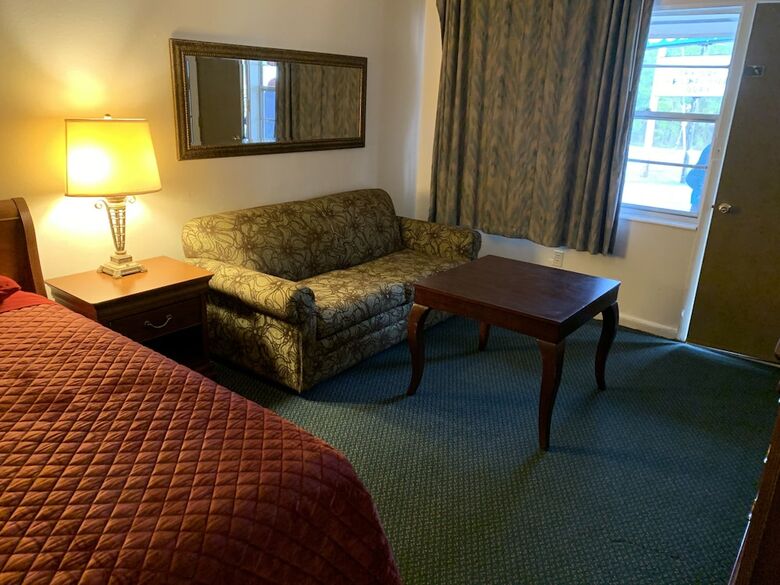 Motel 8 Lake City