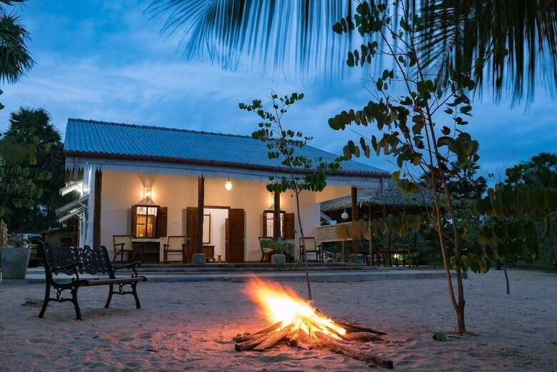 Hotel The Cove Pasikuda