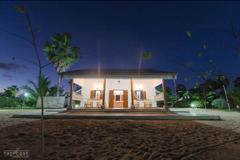 Hotel The Cove Pasikuda