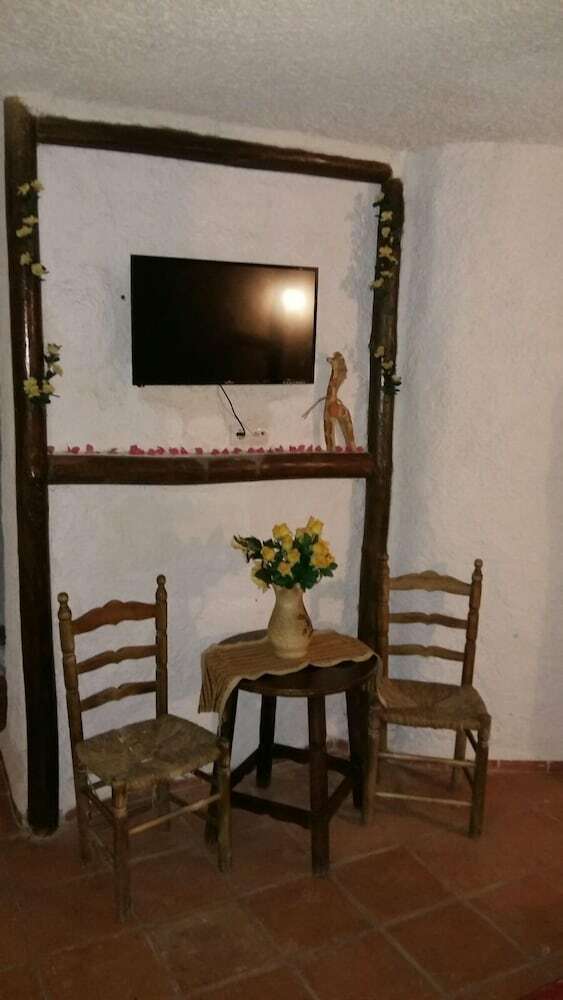 Hostal Ponderosa Cave Retreat