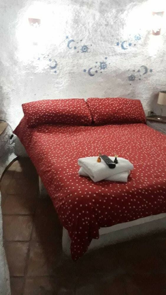 Hostal Ponderosa Cave Retreat