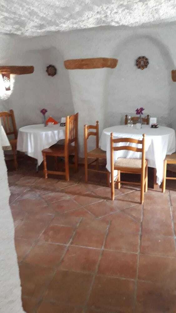 Hostal Ponderosa Cave Retreat