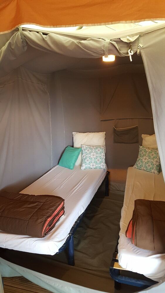 Camping De L'�le