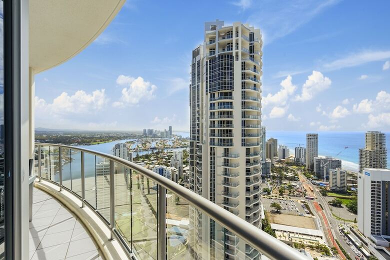 Apartamentos Chevron Renaissance - We Accommodate