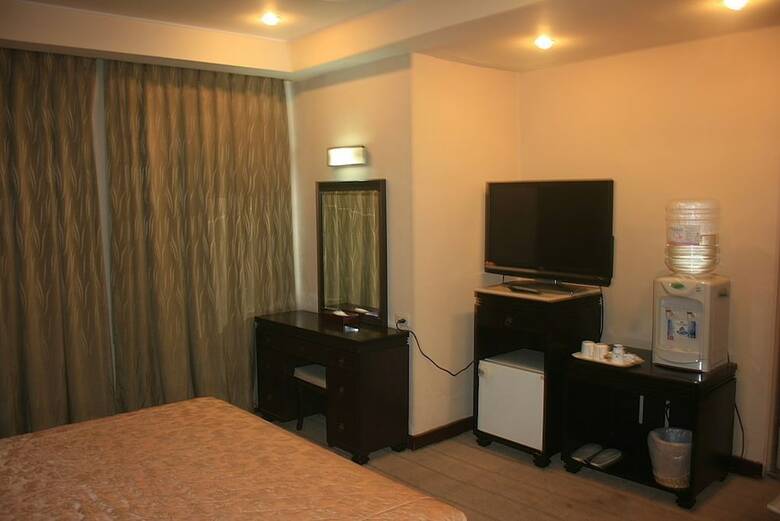 Warm Life Hotel