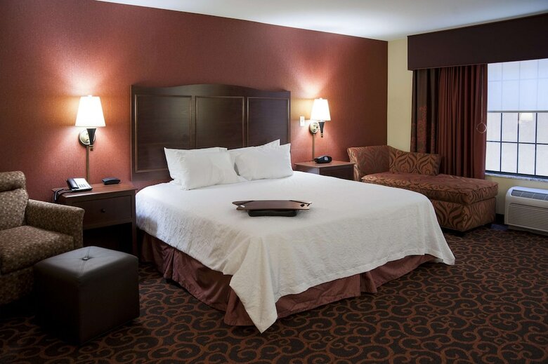 Hotel Hampton Inn And Suites Watertown