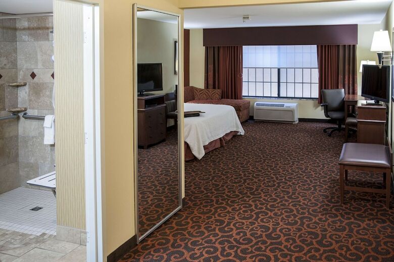 Hotel Hampton Inn And Suites Watertown