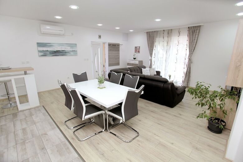 Apartments Viki