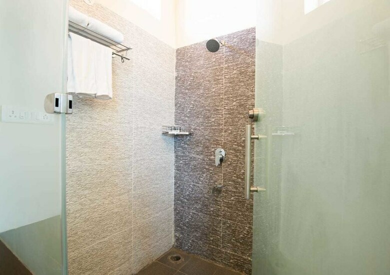 Hotel Sixth Element