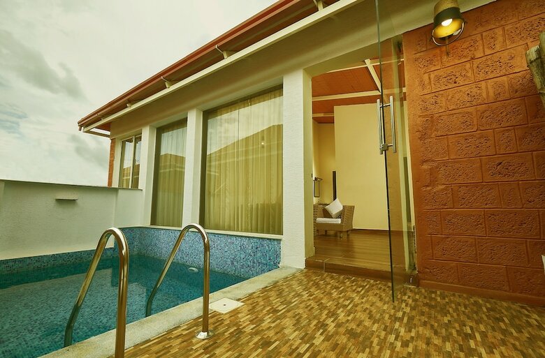 Hotel Sixth Element
