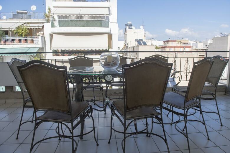 Athens Deluxe Apartment Near Acropolis