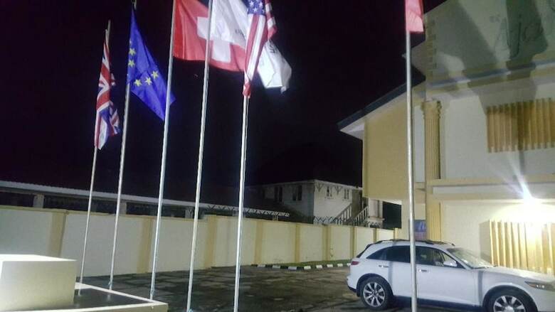 Palais Royale Hotel & Suites