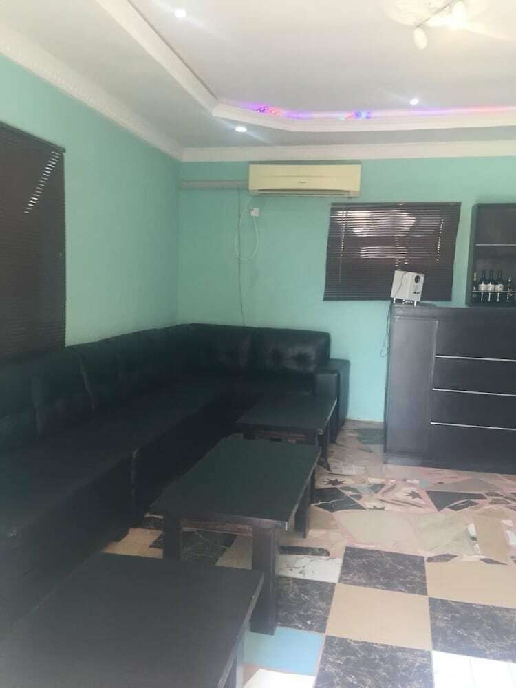 Palais Royale Hotel & Suites