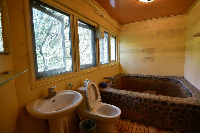 Cabana Mhuwe Hotspring