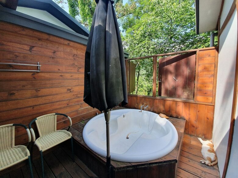 Cabana Mhuwe Hotspring