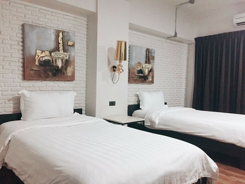 Hotel Diary Suite
