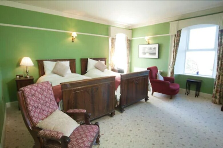 Lynnfield Hotel