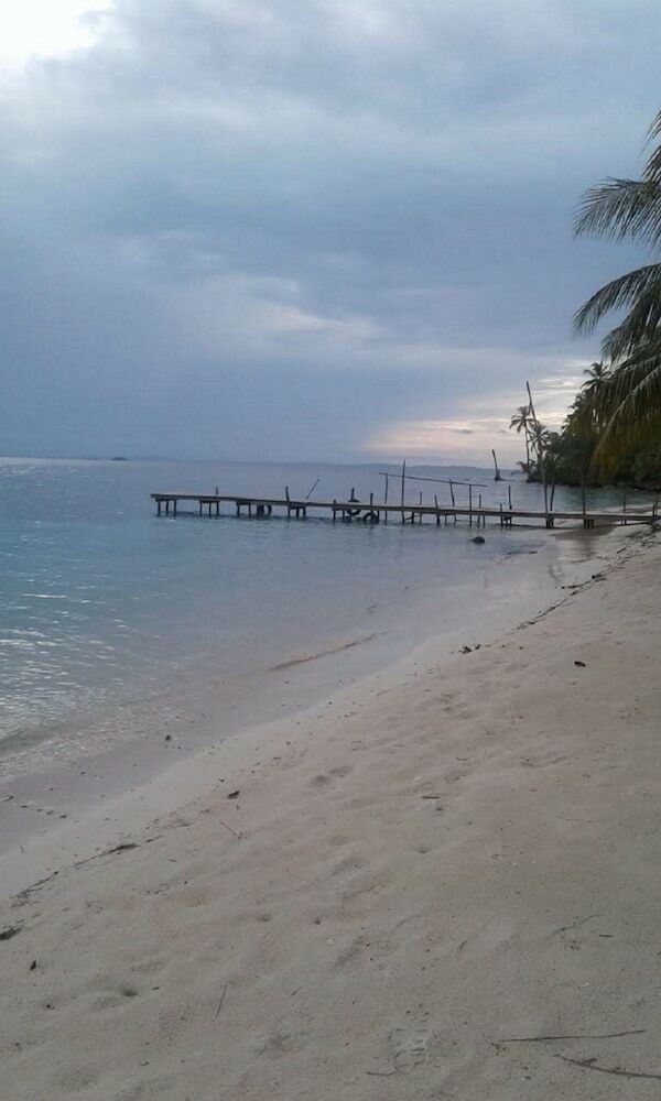 Hotel Discovery Guna