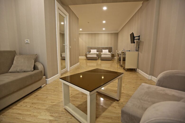 Rusel Hotel