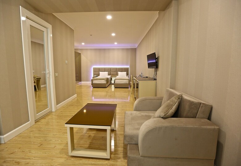 Rusel Hotel