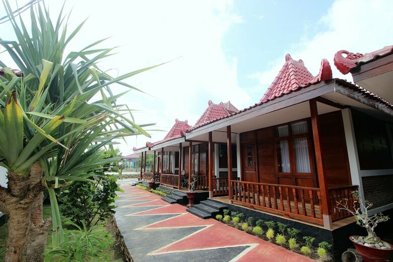 Bed & Breakfast The Royal Joglo