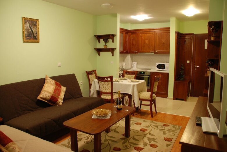 Elegant Lodge Hotel