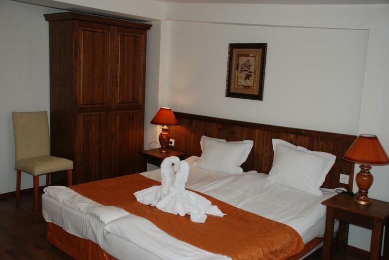 Elegant Lodge Hotel