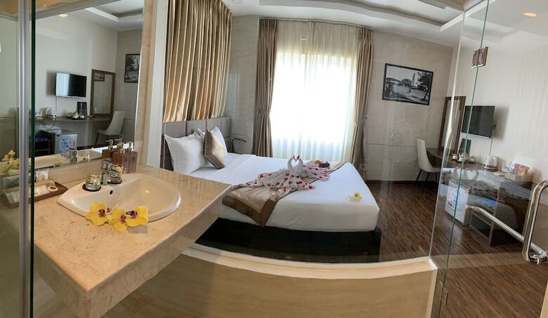 Sandals Hotel