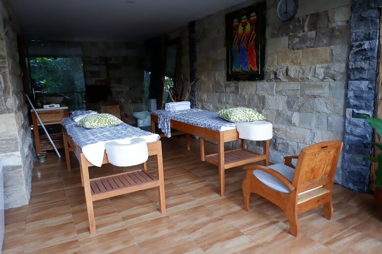 Hotel Apple Resort Retreat Spa