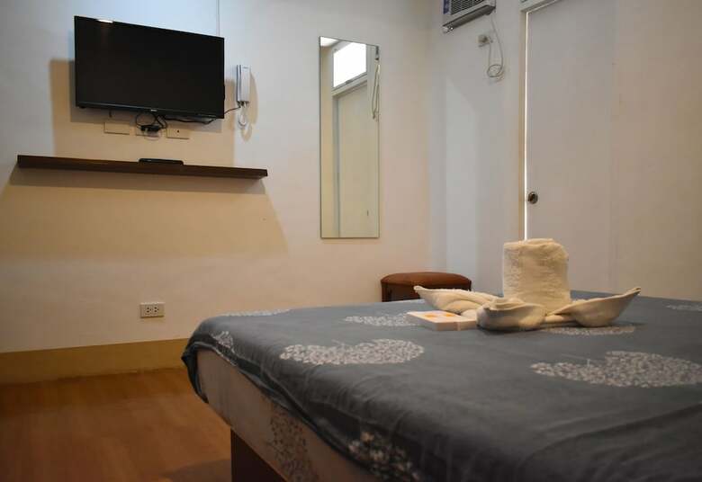 Sulit Dormitel And Budget Hotel