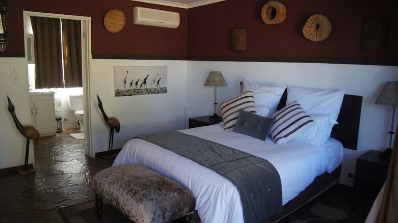 Posada Inverdoorn Private Game Reserve