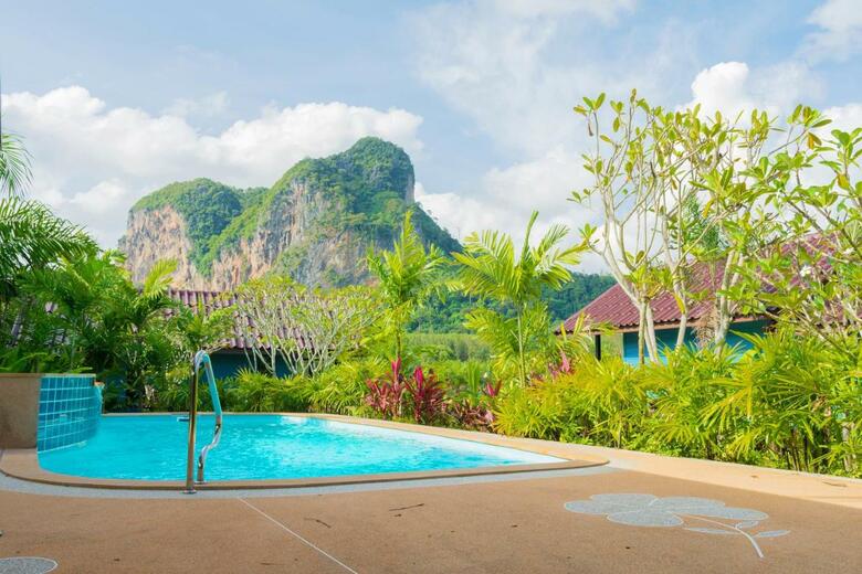 Hotel Baannai Lakeview Resort