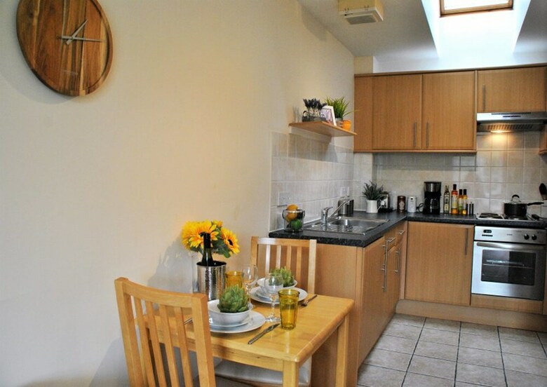 Apartamentos Alexandra Court 7